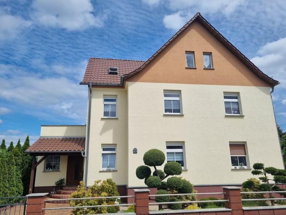 Ferienwohnung *Zur Weinbergstrasse* Lauta Exteriér fotografie